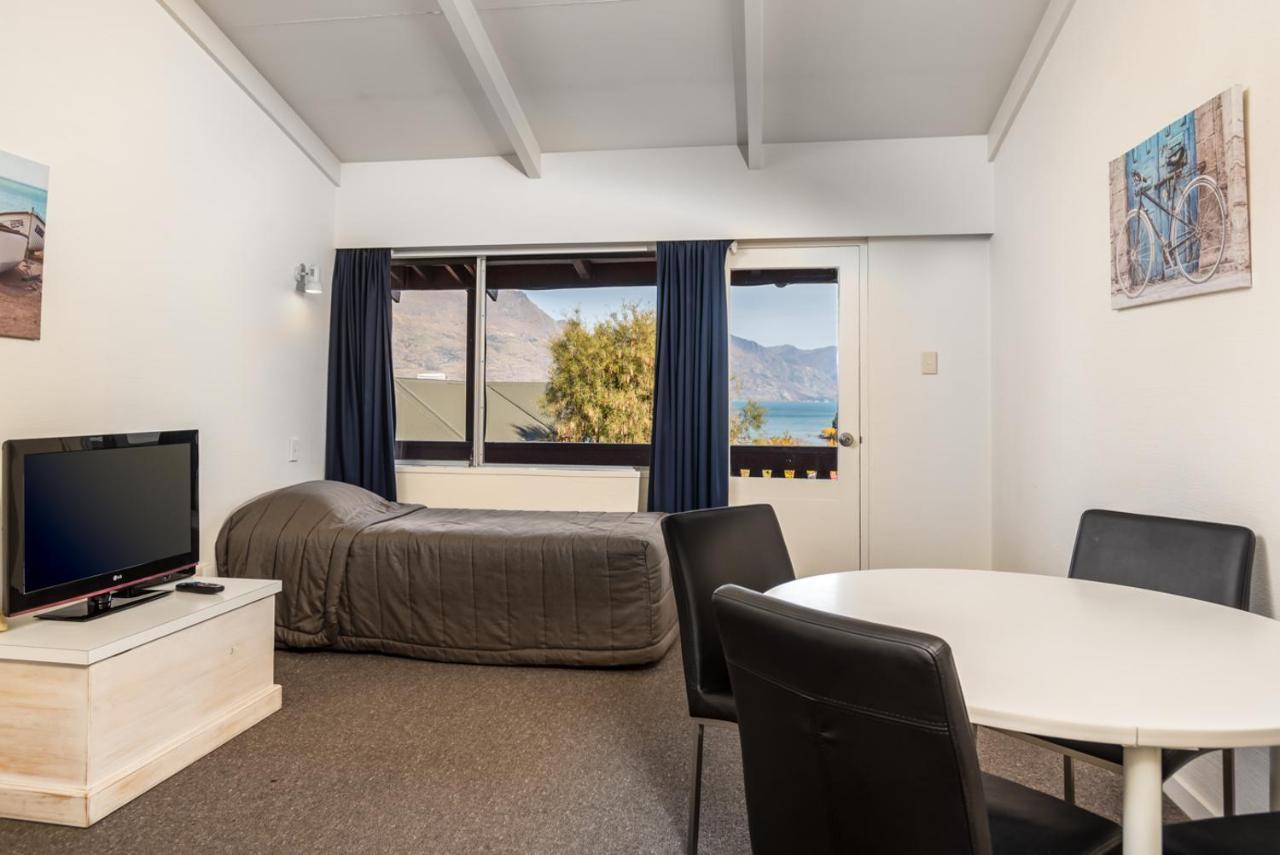 Queenstown Motel Apartments (Adults Only) Exterior photo
