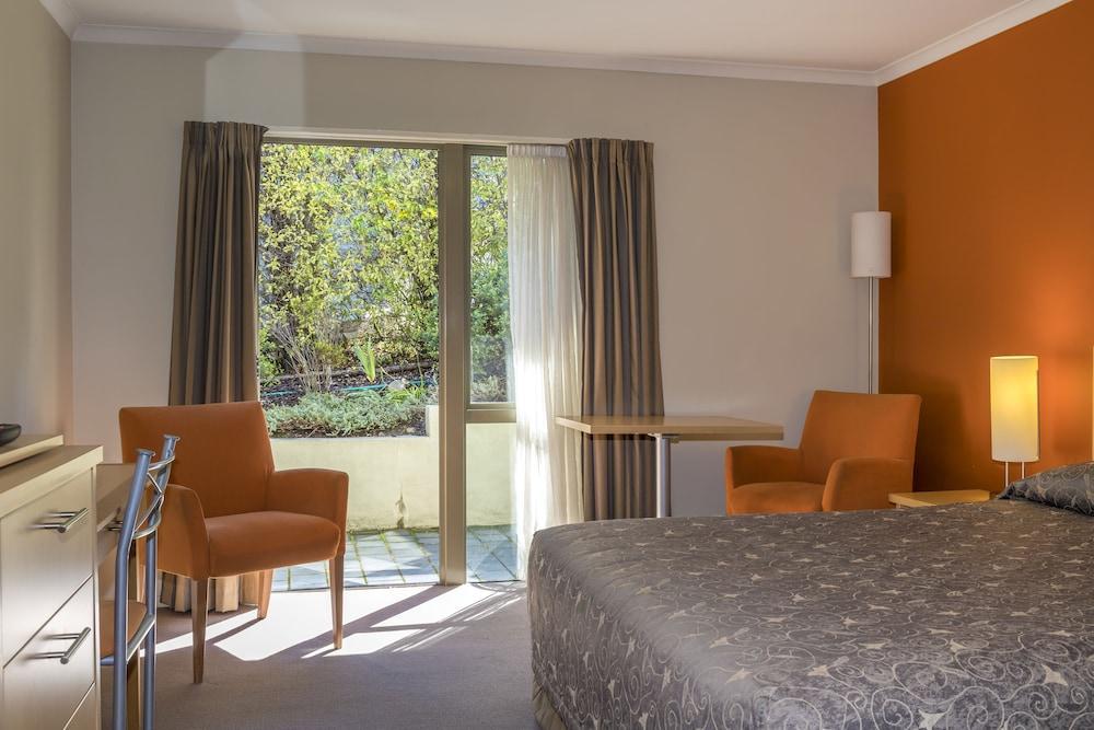 Queenstown Motel Apartments (Adults Only) Exterior photo