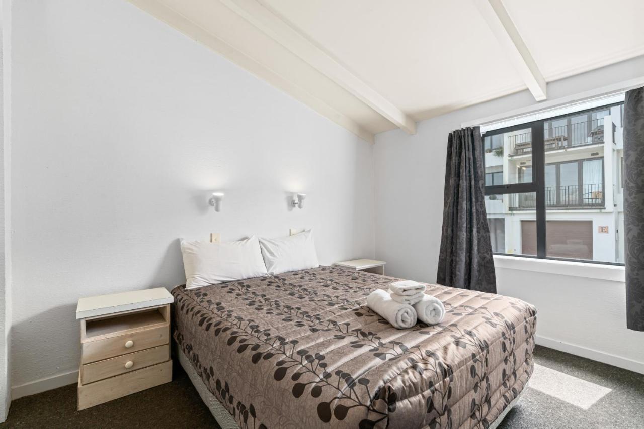 Queenstown Motel Apartments (Adults Only) Exterior photo