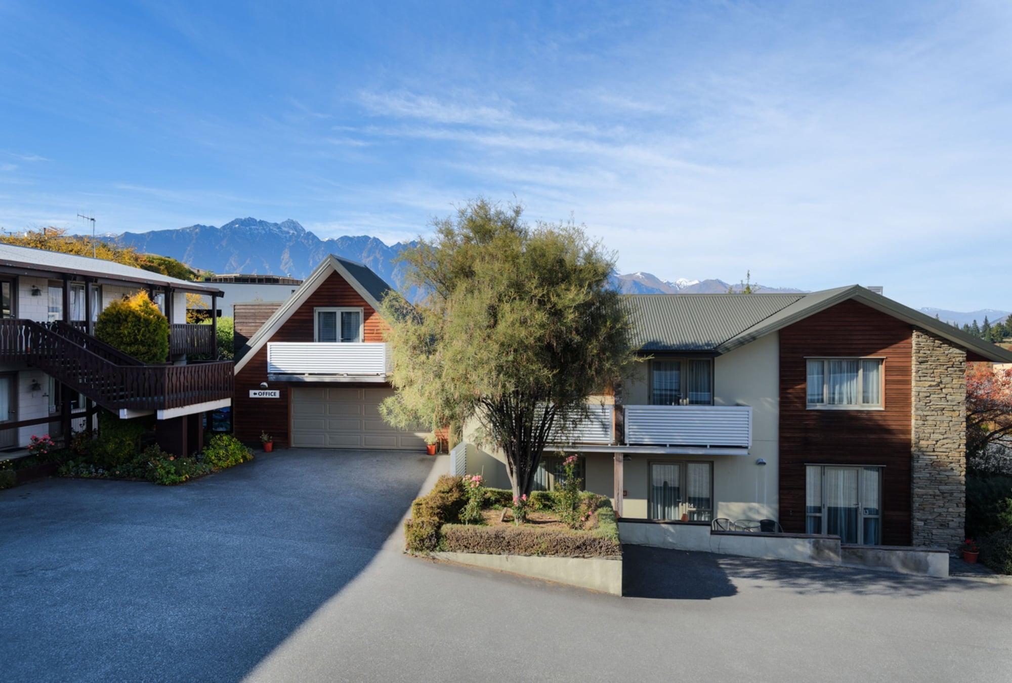 Queenstown Motel Apartments (Adults Only) Exterior photo