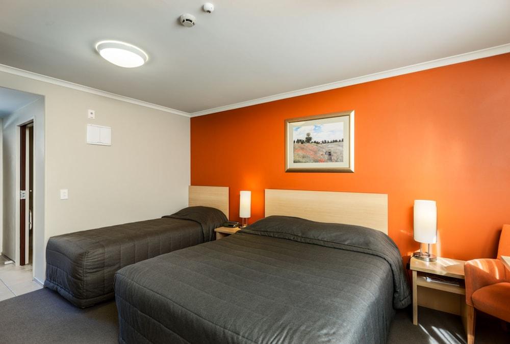 Queenstown Motel Apartments (Adults Only) Exterior photo