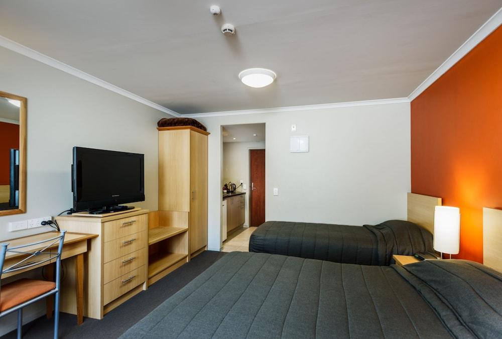 Queenstown Motel Apartments (Adults Only) Exterior photo
