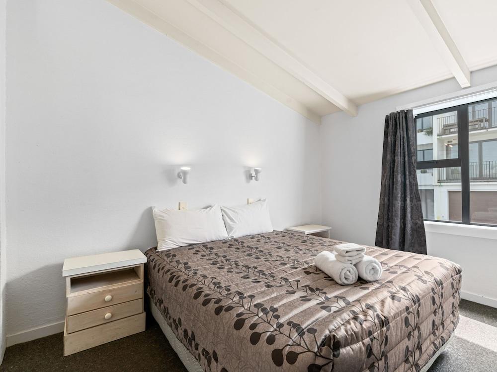 Queenstown Motel Apartments (Adults Only) Exterior photo