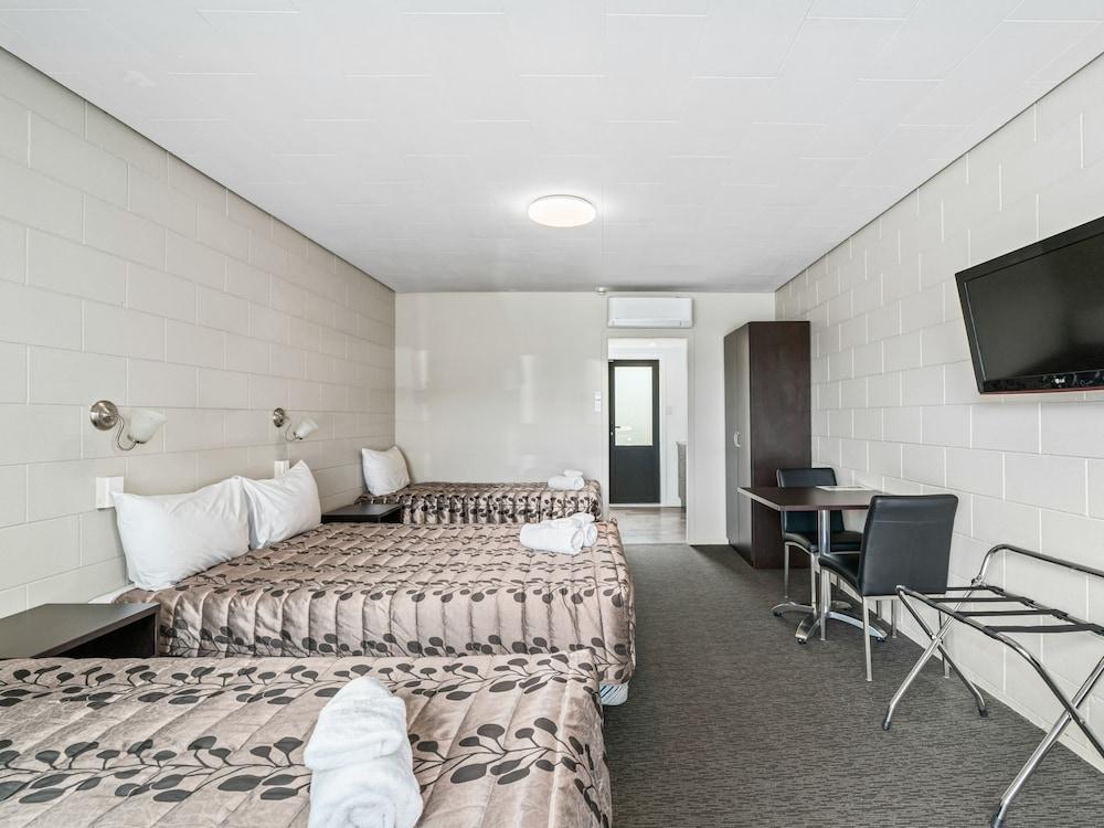 Queenstown Motel Apartments (Adults Only) Exterior photo