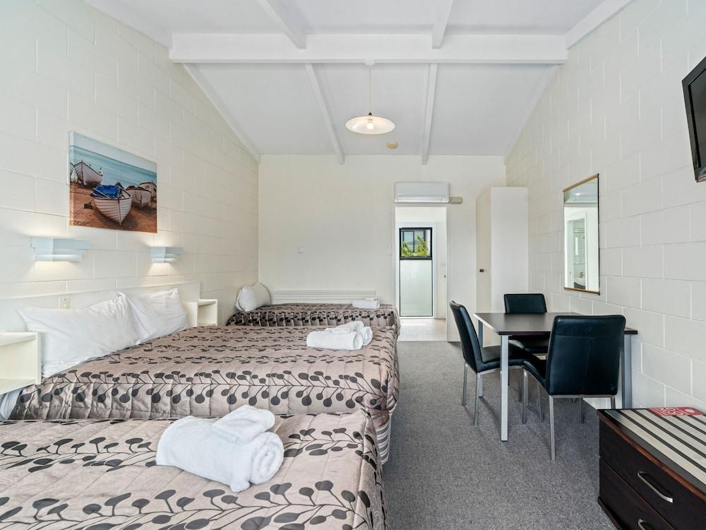 Queenstown Motel Apartments (Adults Only) Exterior photo