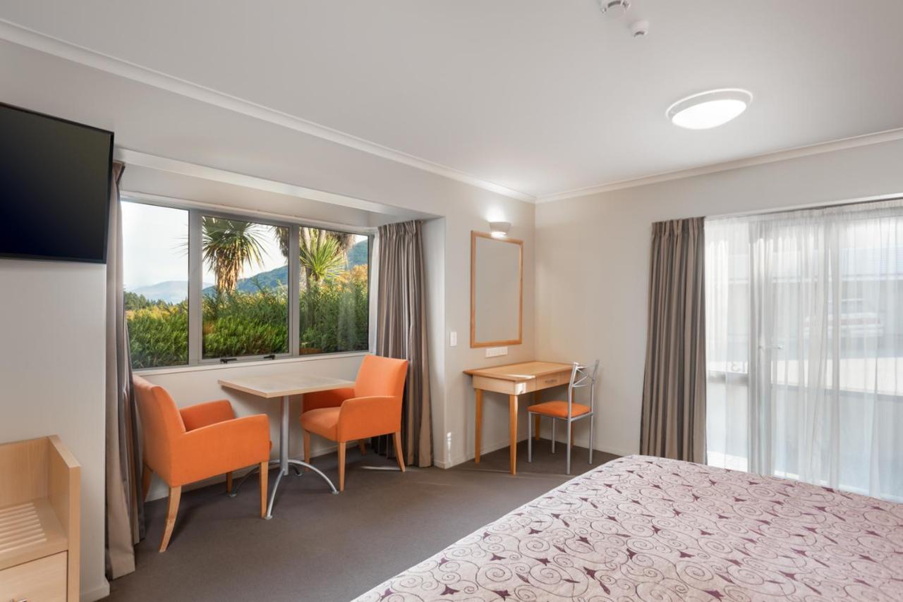 Queenstown Motel Apartments (Adults Only) Exterior photo